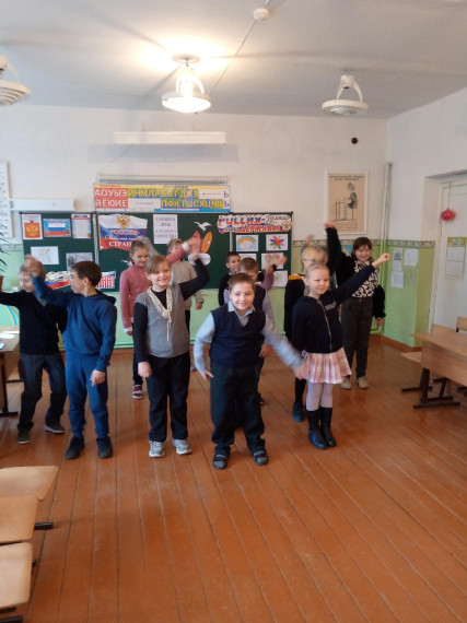 В канун праздника "День народного единства" с учениками 2 -.